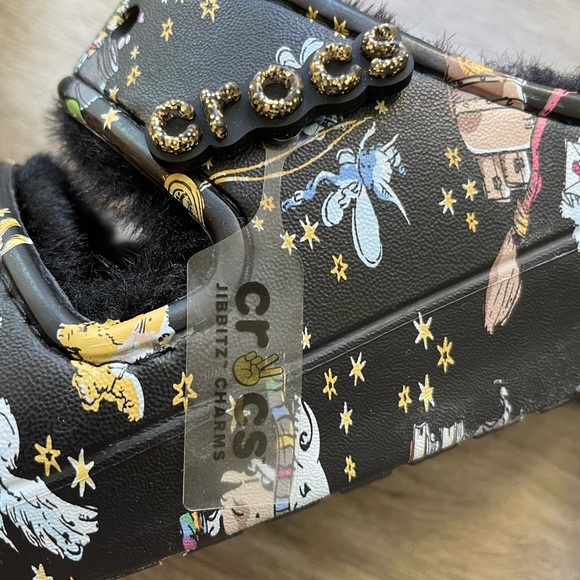 Crocs x Harry Potter x Vera Bradley Cozy fur lined sandals - Picture 5 of 10